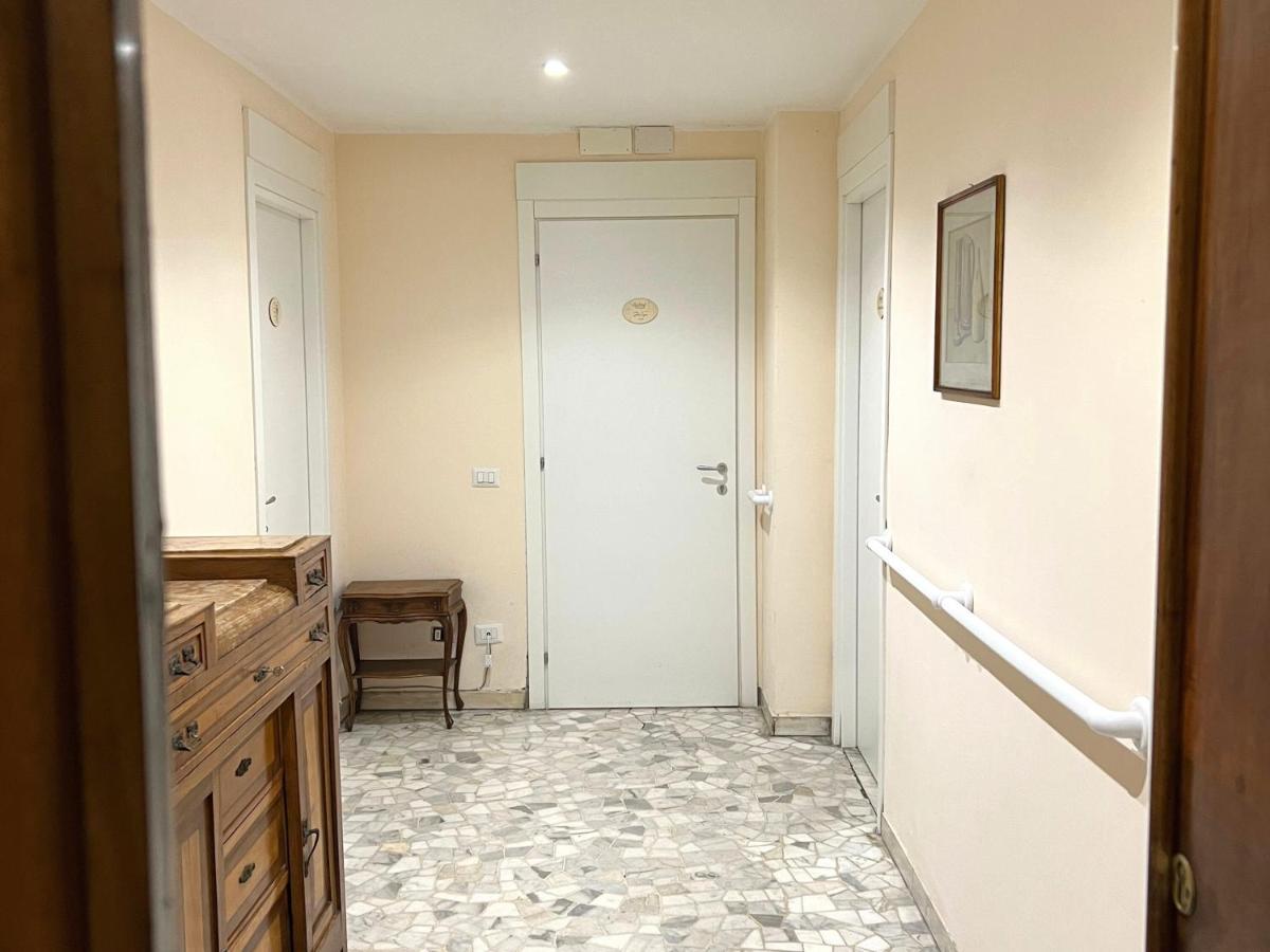Apartmán Palazzo Senesi Řím Exteriér fotografie